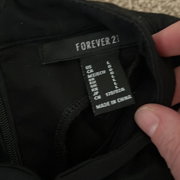 Cut out front crop - Picture 3 of 4